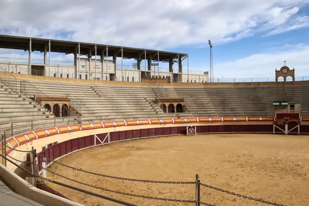 stierkampfarena innenansicht in vera andalusien 2953