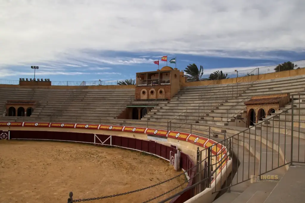 stierkampfarena innenansicht in vera andalusien 3006