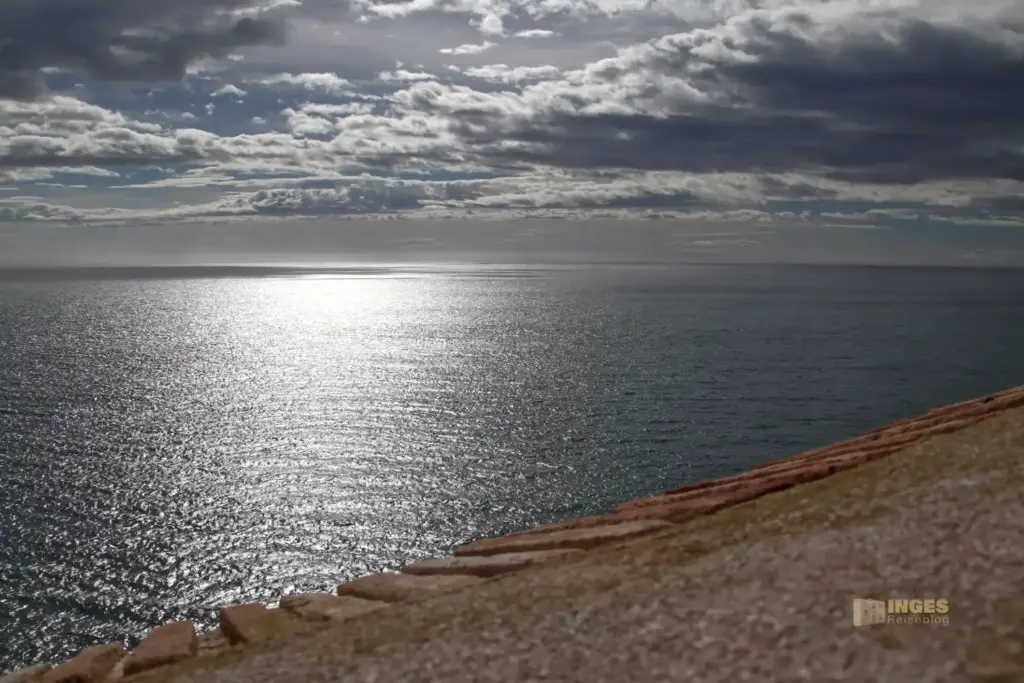 blick aufs meer vom castillo de san juan de las aguilas_3451