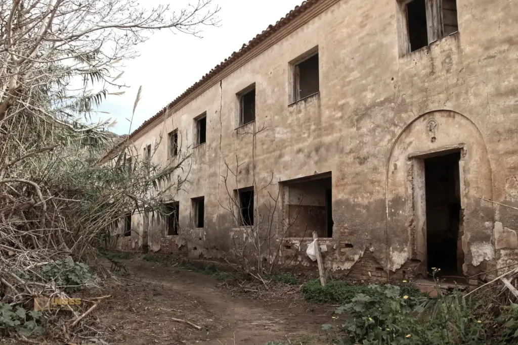 gebaeude poblado minero el arteal 4380