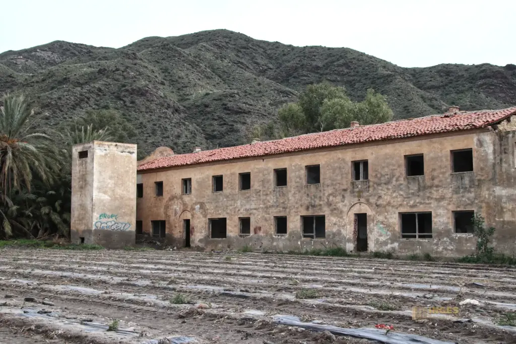 gebaeude poblado minero el arteal 4445