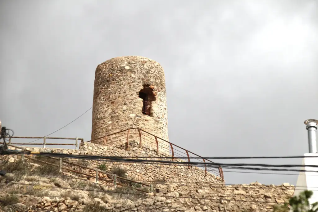 historischer wachturm in nijar 4852