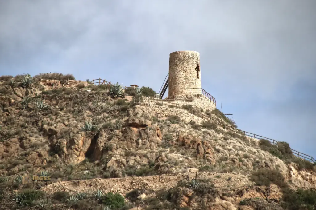 historischer wachturm in nijar 4871
