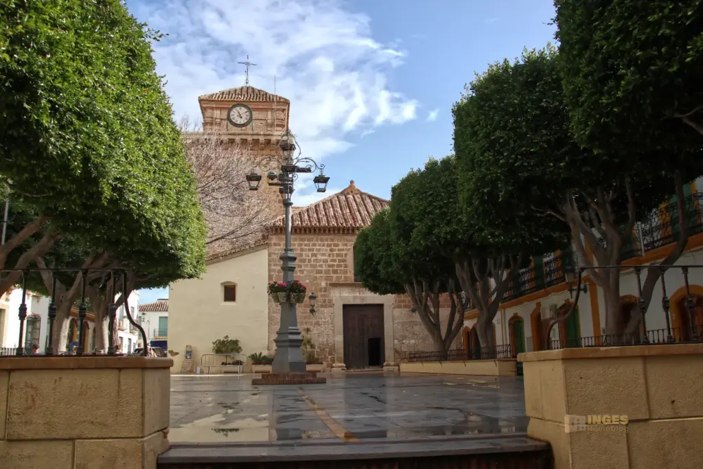 iglesia de santa maria nijar aussen 4685