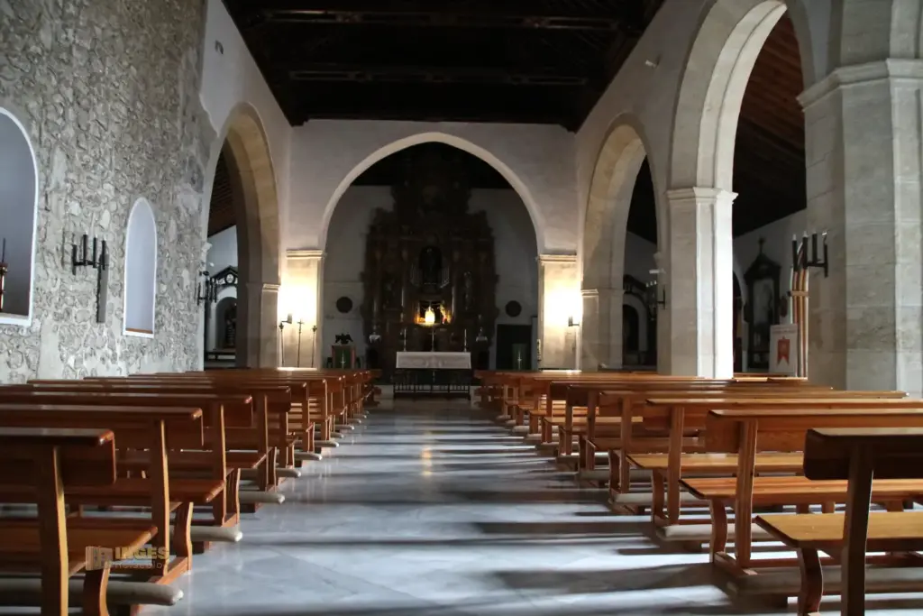 iglesia de santa maria nijar innen 4708