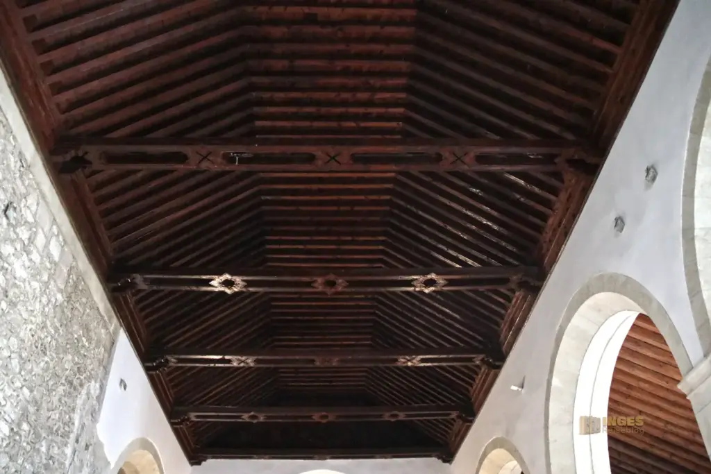 iglesia de santa maria nijar innen 4712