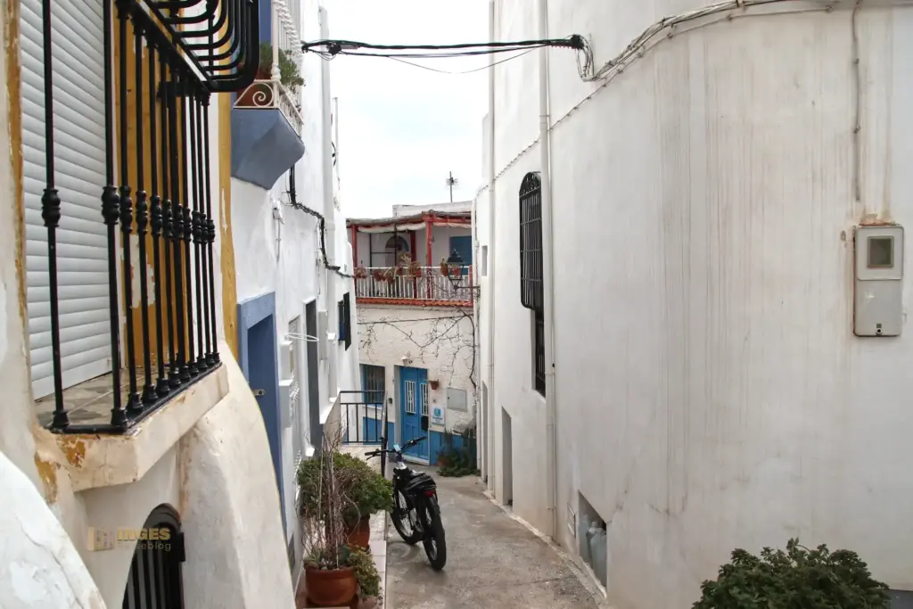 in den gassen von nijar andalusien 4836