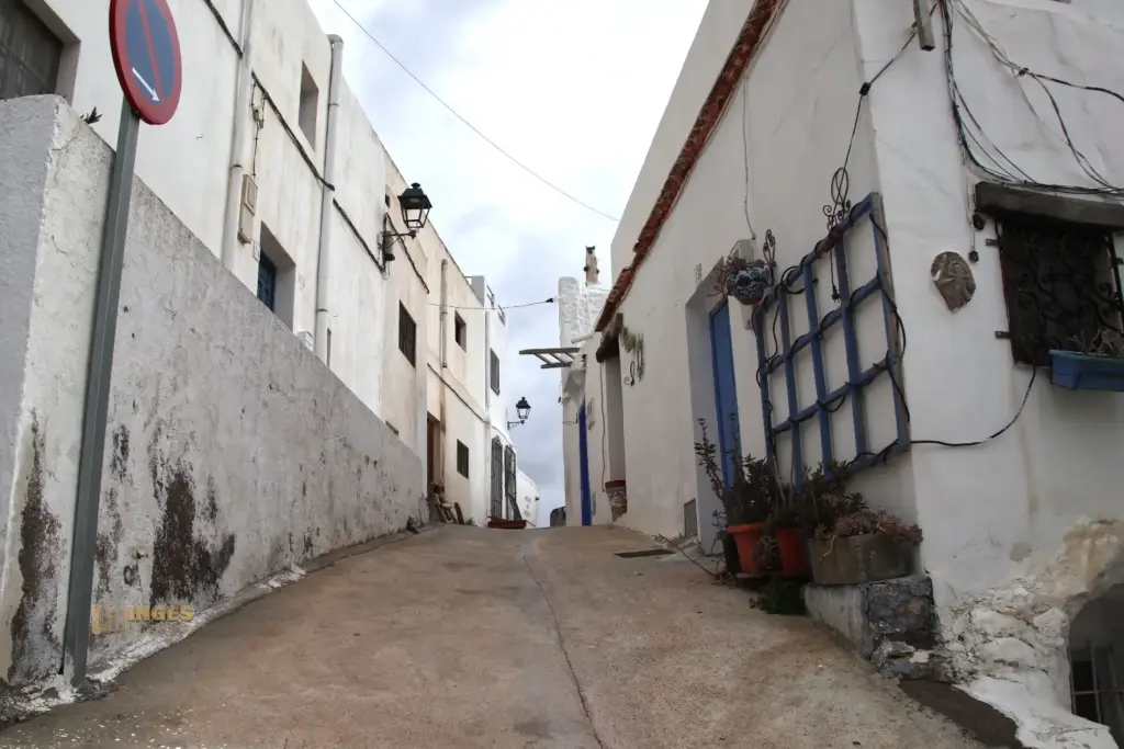 in den gassen von nijar andalusien 4840