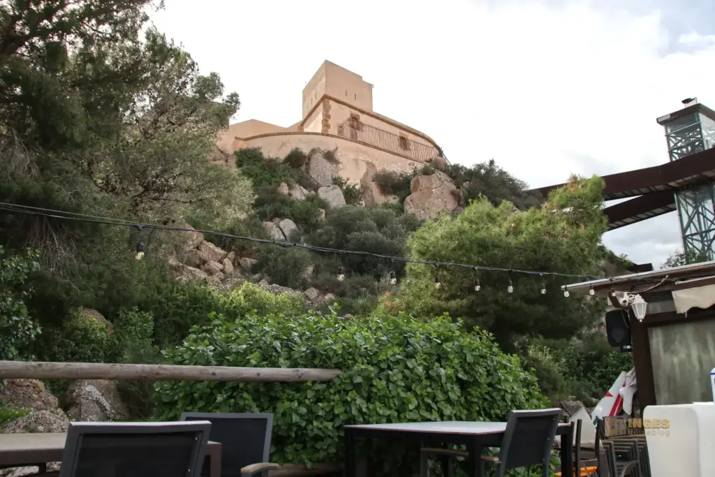 kaffeepause mit blick auf das castillo de san juan de las aguilas_3467