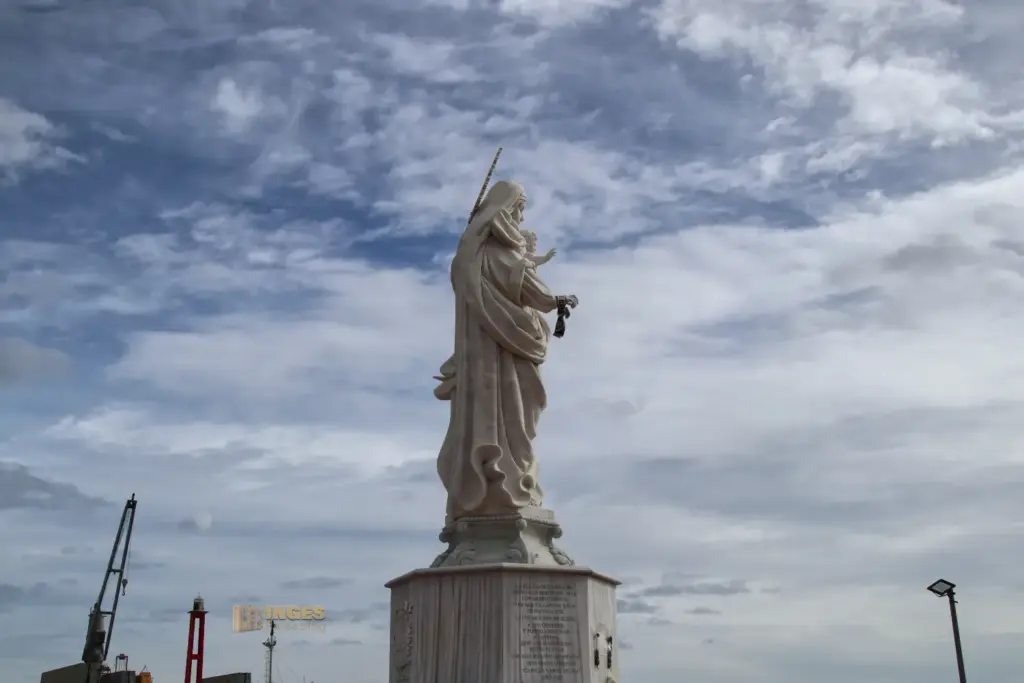 monumento a la virgen del carmen garrucha 4554