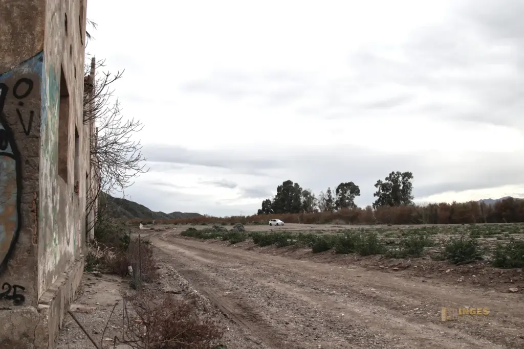 parkplatz bei poblado minero el arteal andalusien 4465