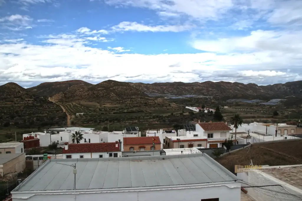 blick vom platz bei der kirche in lucainena de las torres 5126