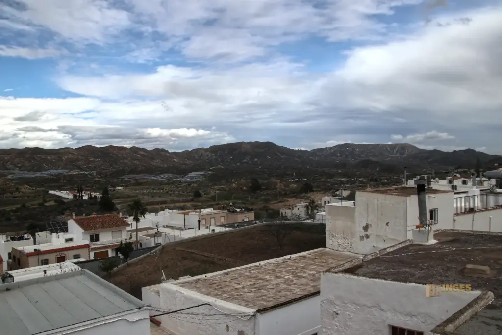 blick vom platz bei der kirche in lucainena de las torres 5127