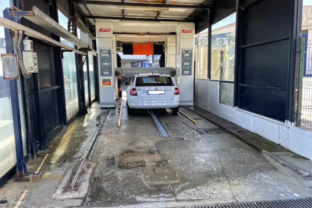 inges auto bekommt eine grosse waesche 4752