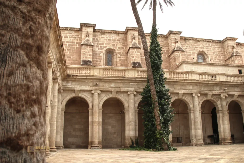 kreuzgang kathedrale von almeria 5844