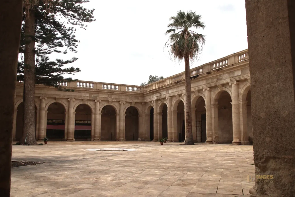 kreuzgang kathedrale von almeria 6000
