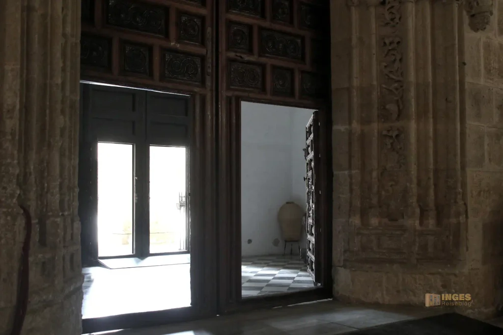 zum kreuzgang kathedrale von almeria 5996